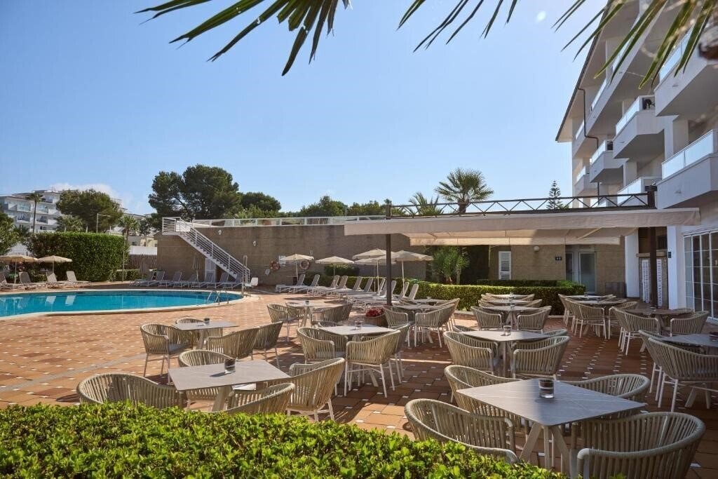 Фотографія Grupotel Alcudia Suite 4*