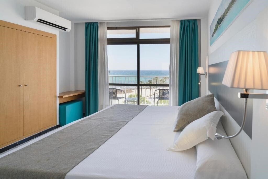 Фото Amic Miraflores 3*