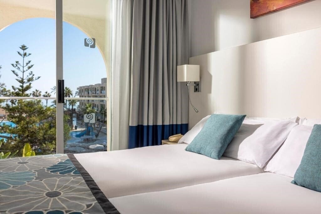 Фотографія Grupotel Alcudia Pins 3*