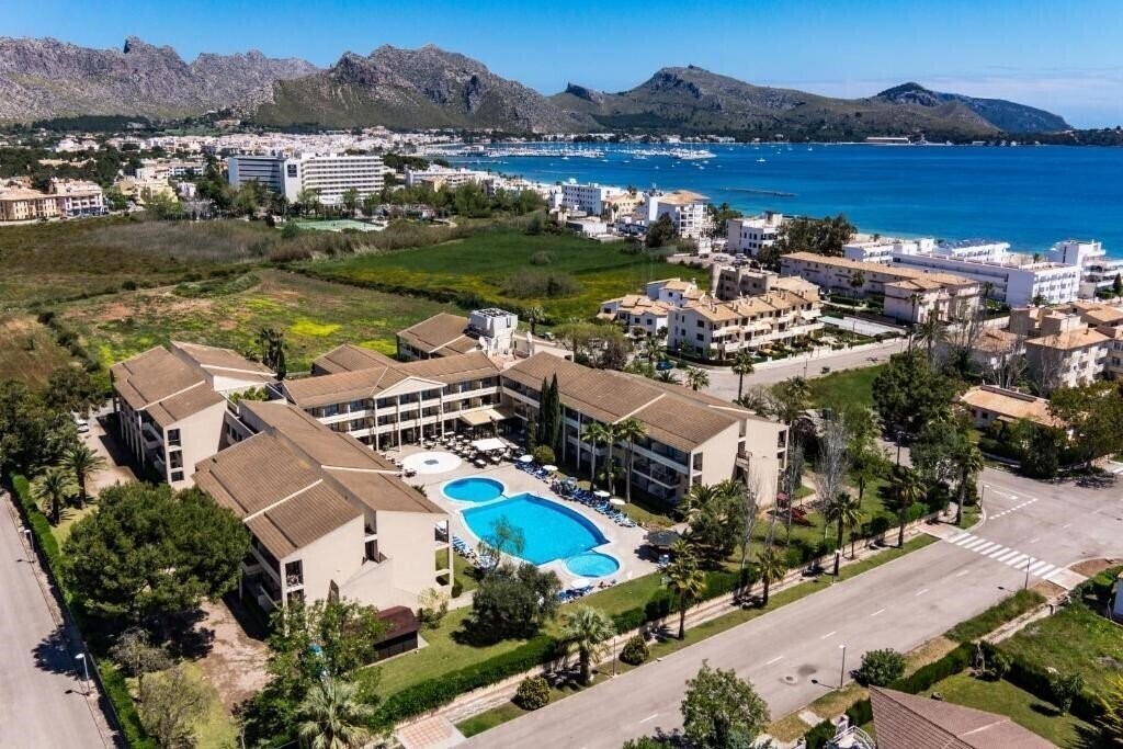 Готель Bahia De Pollensa Aparthotel 3*
