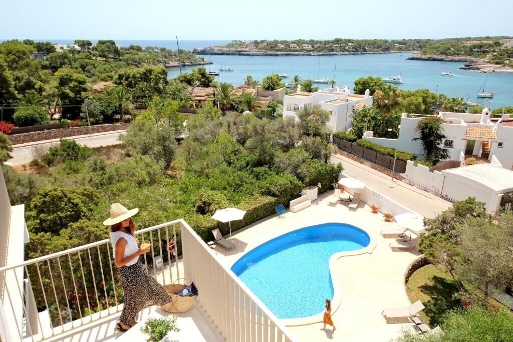 Hotel Niu D'Aus 3*