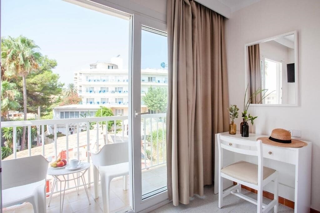 Zdjęcie Hostal Residencia Sutimar 3*