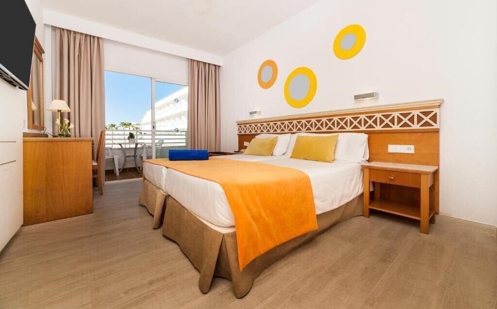 Готель Globales Pionero / Globales Santa Ponsa Park 4*