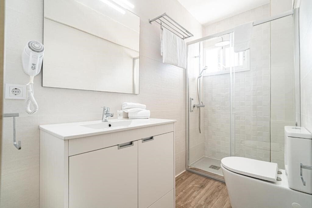 Фотография Apartamentos Econotel Kensington 1*