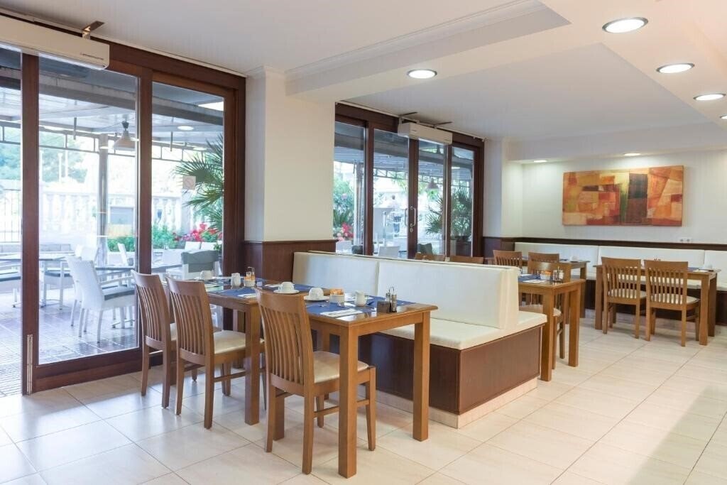 Zdjęcie Apartamentos Siesta I 2*