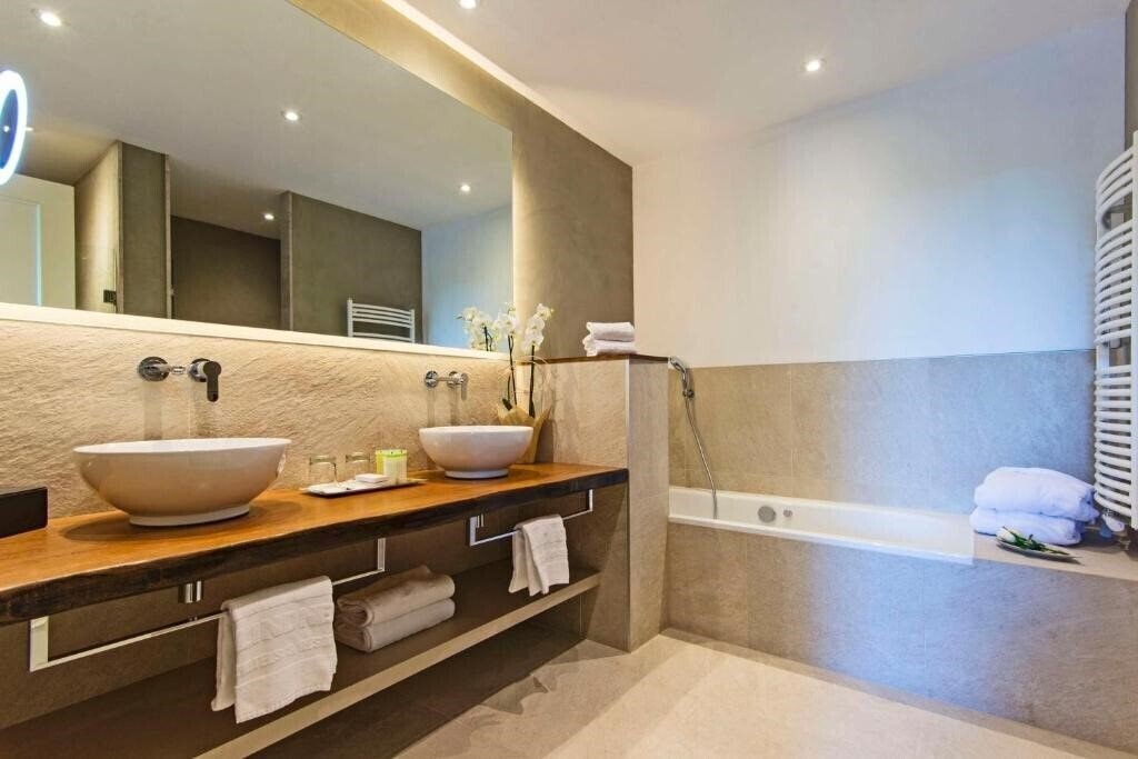 Zdjęcia Lindner Golf & Wellness Resort Portals Nous 4*