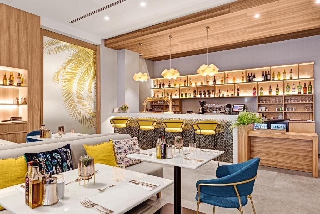 Готель Naisa Hotel 4*