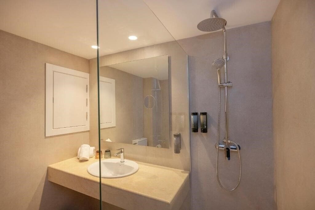 Zdjęcie Whala Isabela 3*