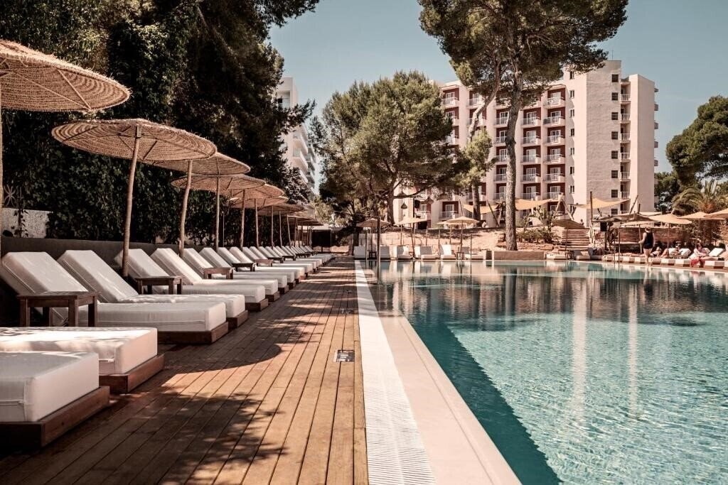 Готель Cook'S Club Palma Beach 3*