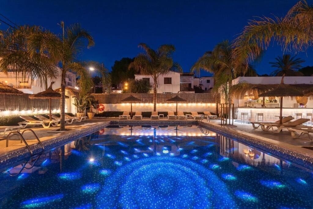 Hotel Chevy Hotel & Suites 3*