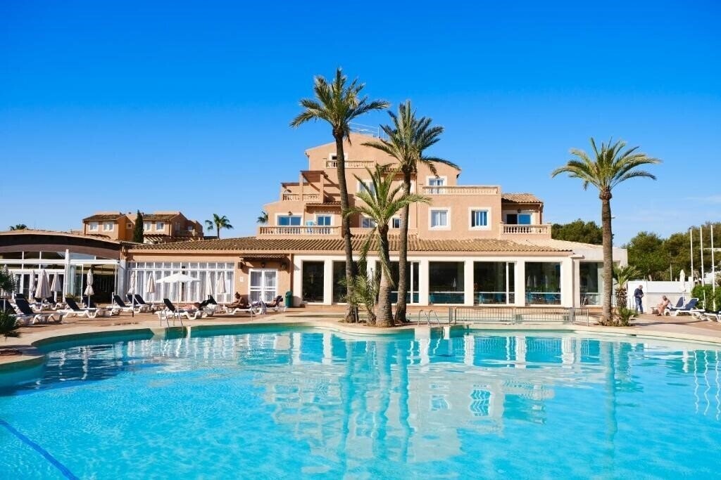 Hotel Aparthotel Ciudad Laurel 3*