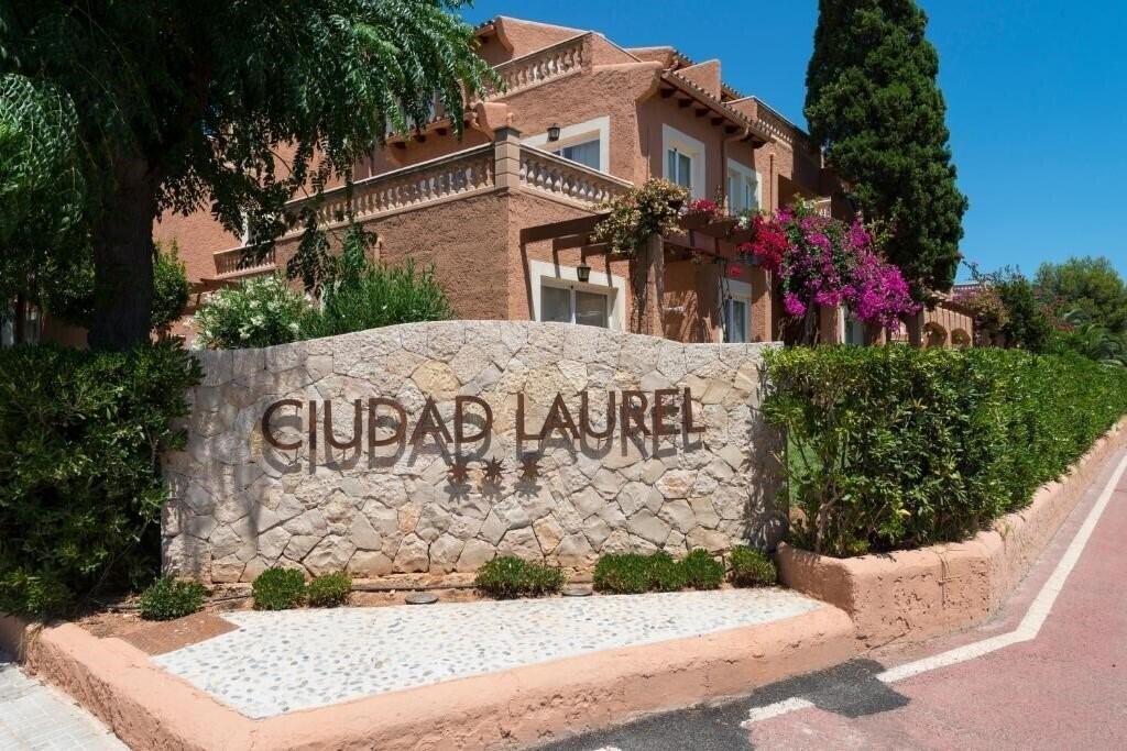 Zdjęcia Aparthotel Ciudad Laurel 3*