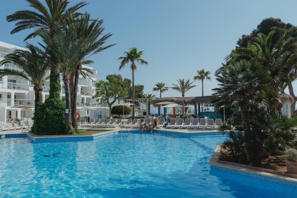 Фотография Aparthotel Ses Fotges 4*