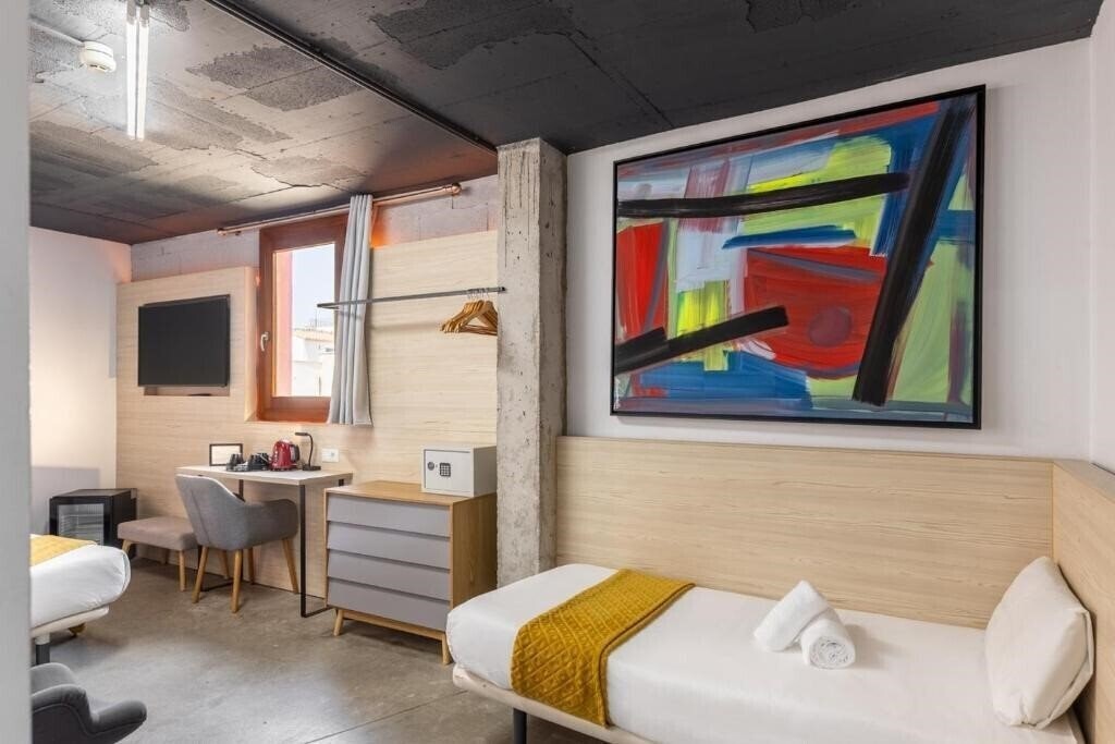 Картинка Brick Hotel 2*