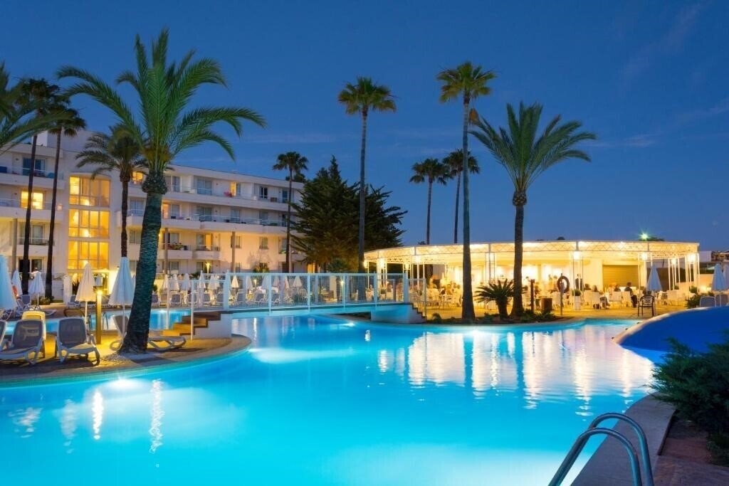 Hotel Protur Vista Badia 4*