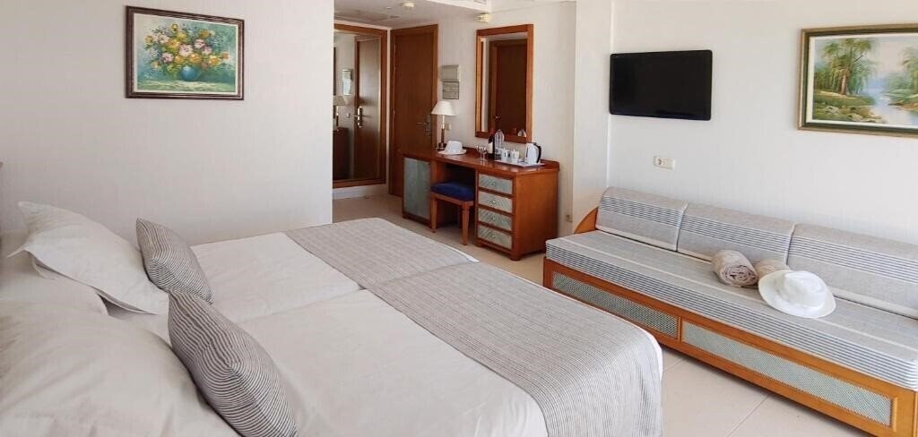 Изображение Rocamarina 4*