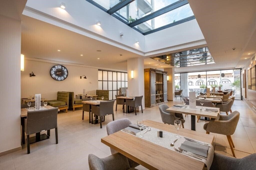 Zdjęcie Kyrat Amarac Suites 4*