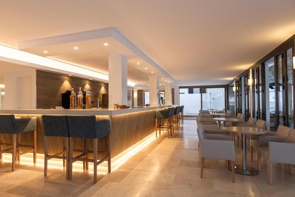 Zdjęcia R2 Veronica (ex. Veronica) 3*