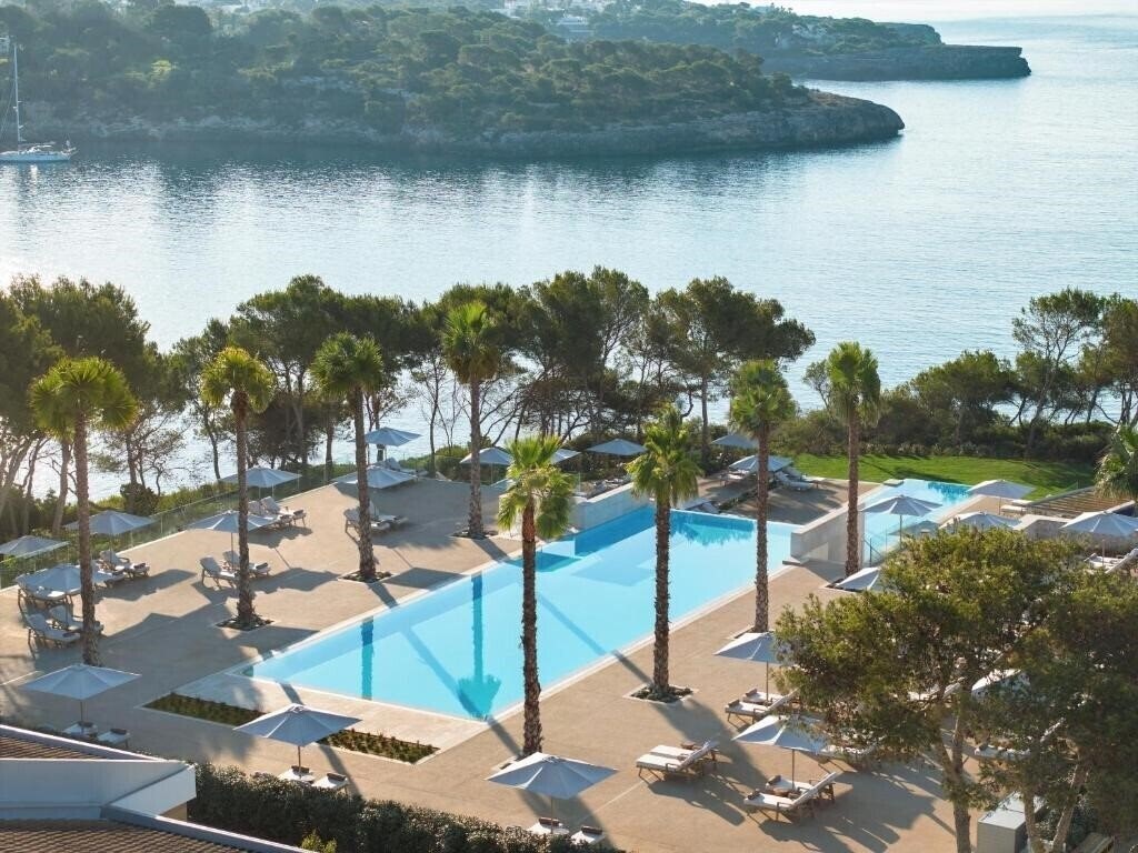 Готель Ikos Porto Petro 5*