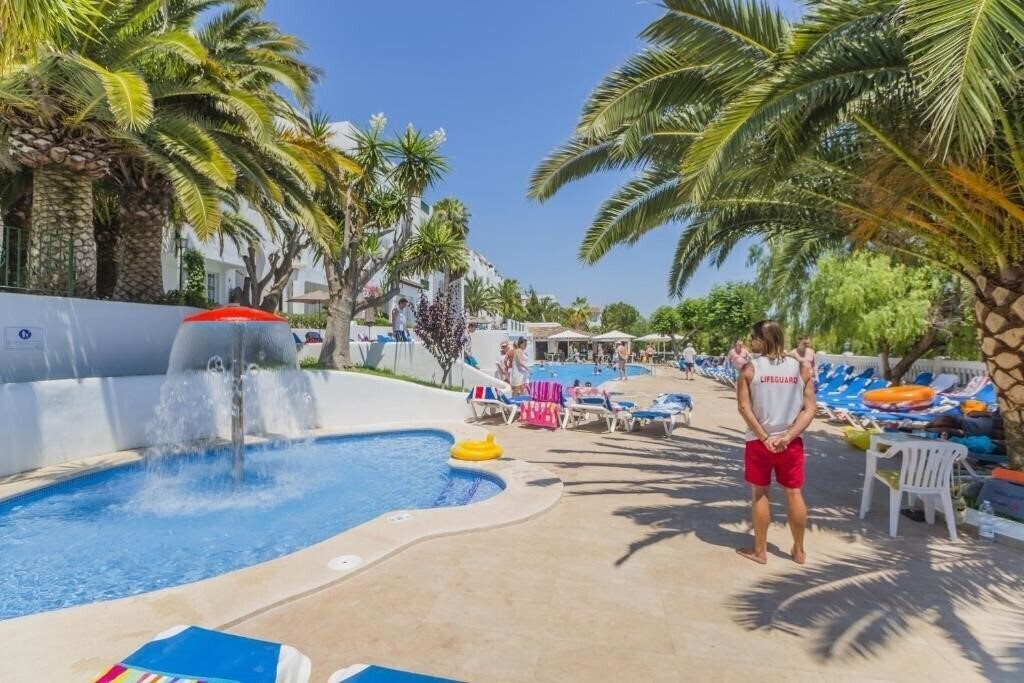 Hotel Holiday Center (Santa Ponsa) 3*
