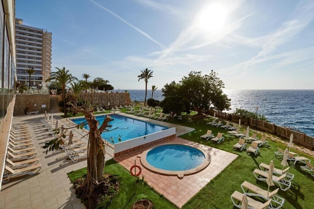 Фотографія Alua Calas de Mallorca Resort 4*