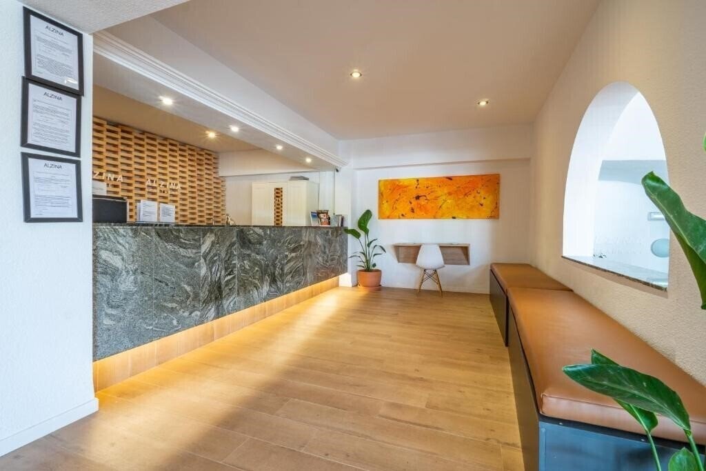 Zdjęcie Hostal Alcina 1*