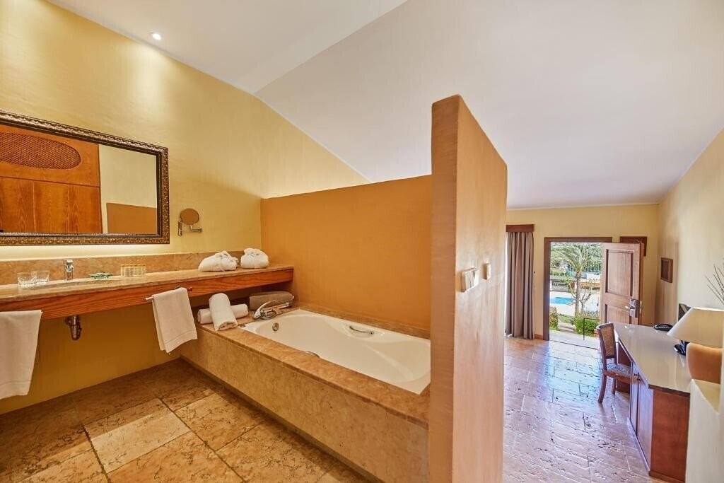 Фото Pula Suites Boutique Resort 5*