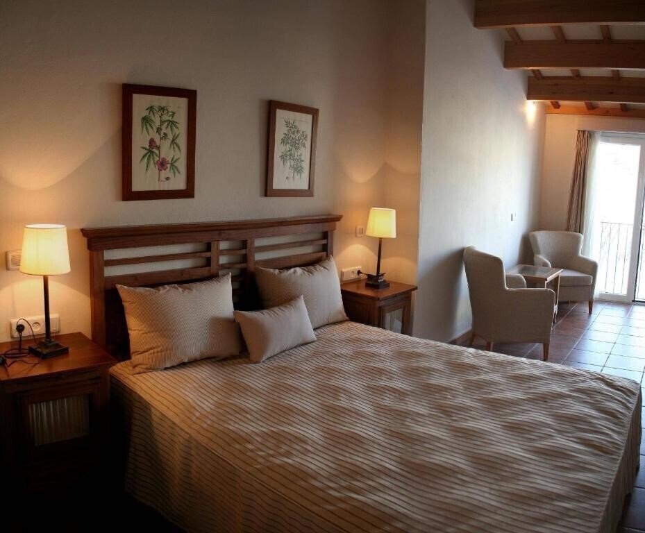 Zdjęcie Hotel Es Mercadal 3*