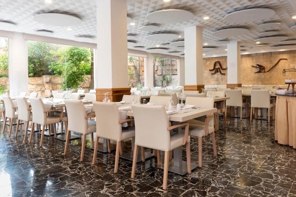 Zdjęcie Valentin Reina Paguera 4*