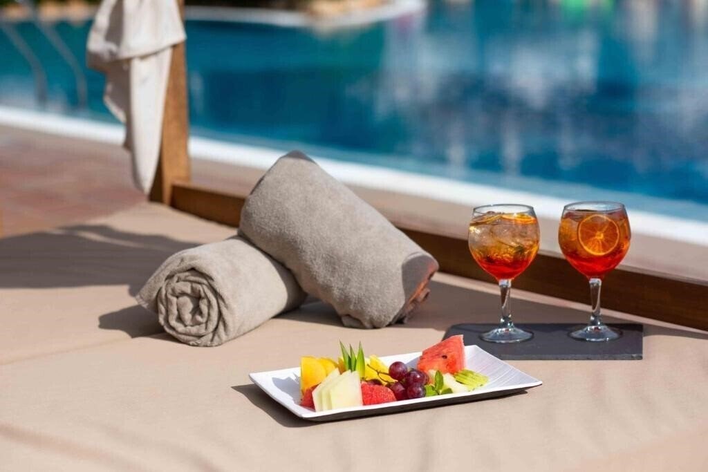 Картинка Valentin Son Bou 4*