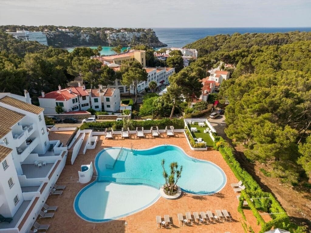 Готель Ilunion Menorca (ex. Confortel Menorca) 3*