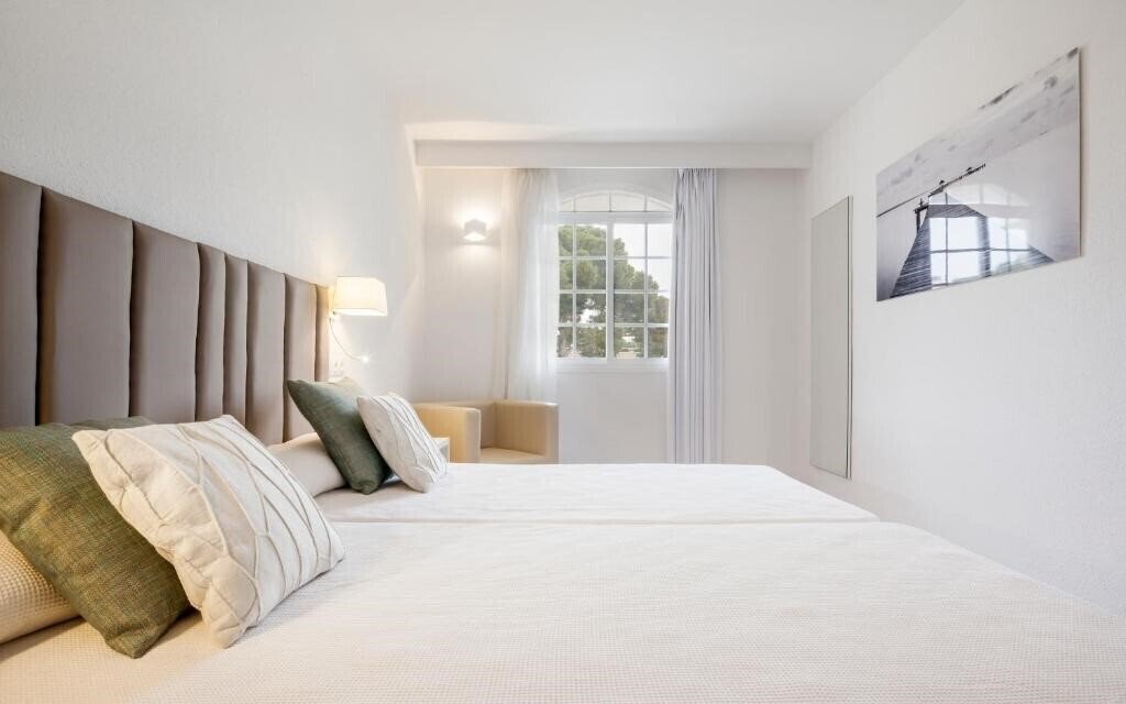 Фото Ilunion Menorca (ex. Confortel Menorca) 3*