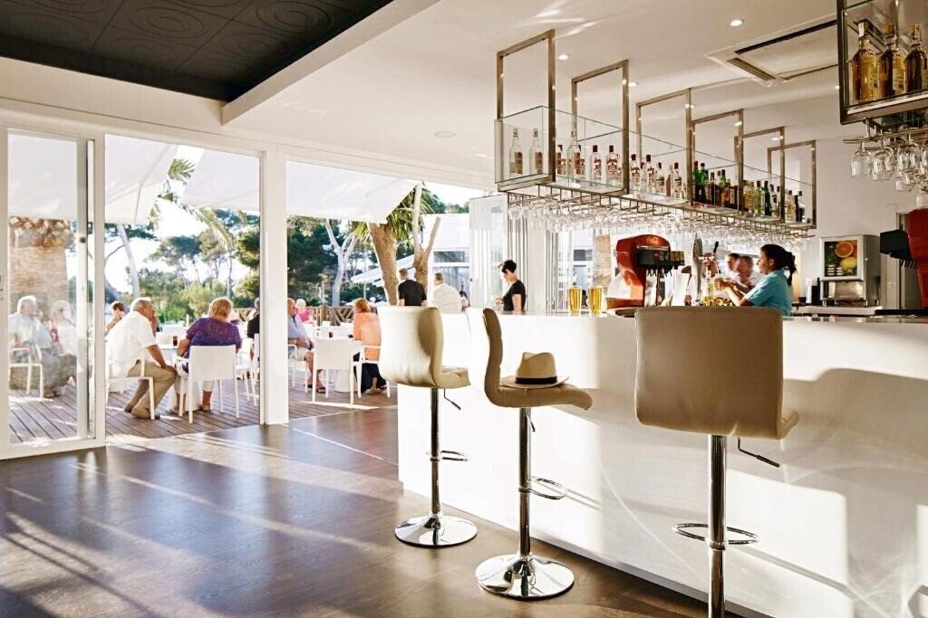 Картинка Globales Cala Blanca 4*