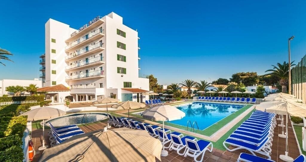 Hotel Globales Cala'N Blanes 3*