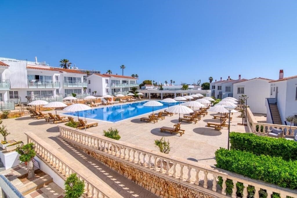 Готель Naranjos Resort Menorca 3*
