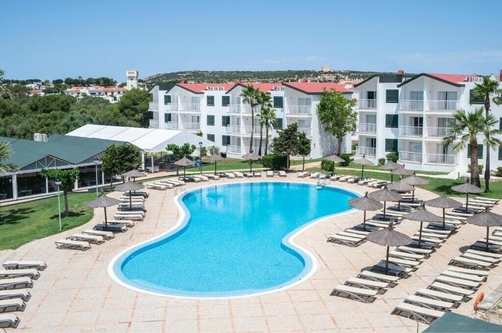 Готель Pierre Vacances Apartamentos Menorca Club Blanes 3*