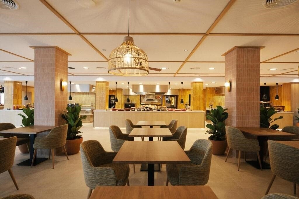 Zdjęcie Caramelo Marina Calan Bosch Hotel 4*