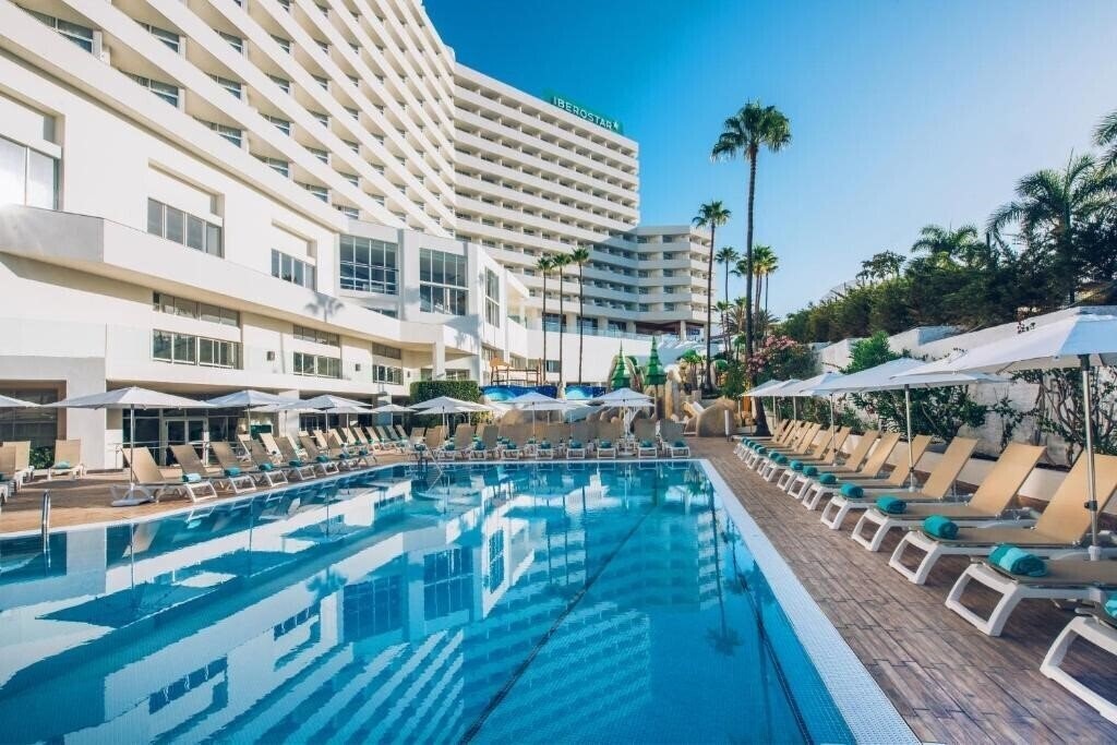Готель Iberostar Waves Bouganville Playa 4*