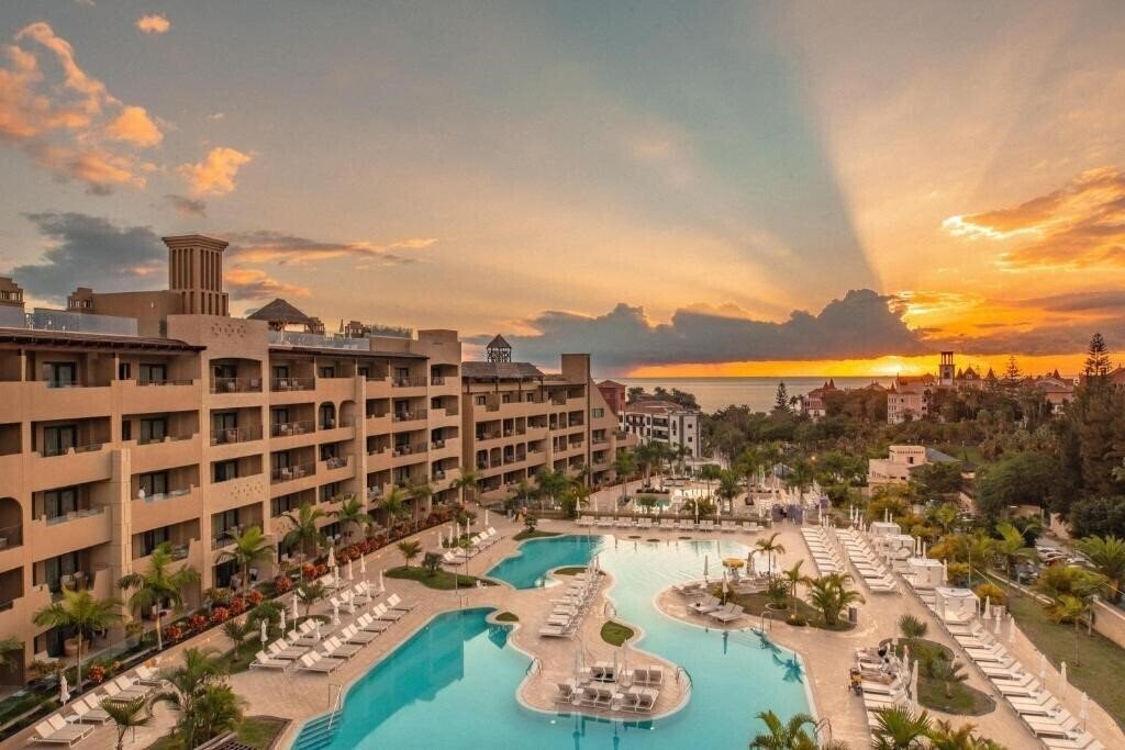 Отель Gf Victoria 5*