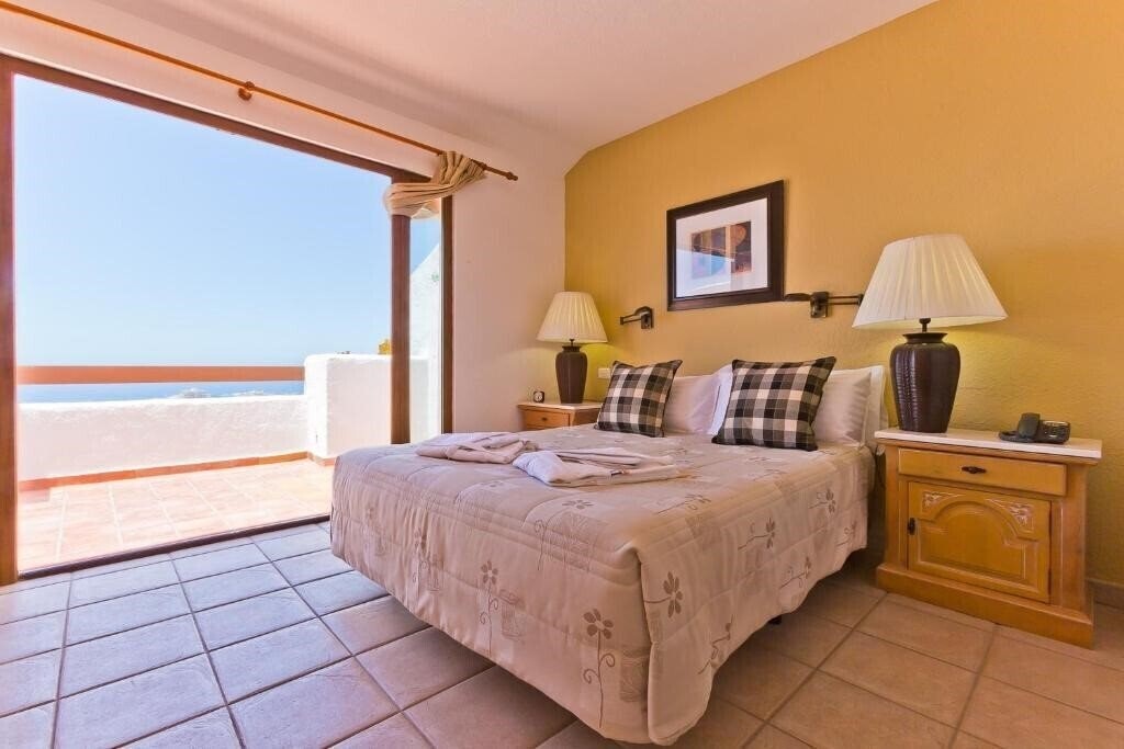 Zdjęcia The Suites At Beverly Hills Tenerife Apts 3*