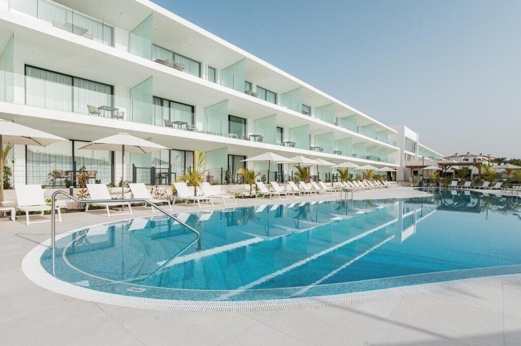 Готель Amarilla Golf Residences 5*