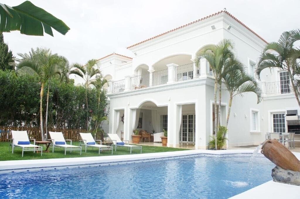 Hotel Villa Esplendida Derecha 3*