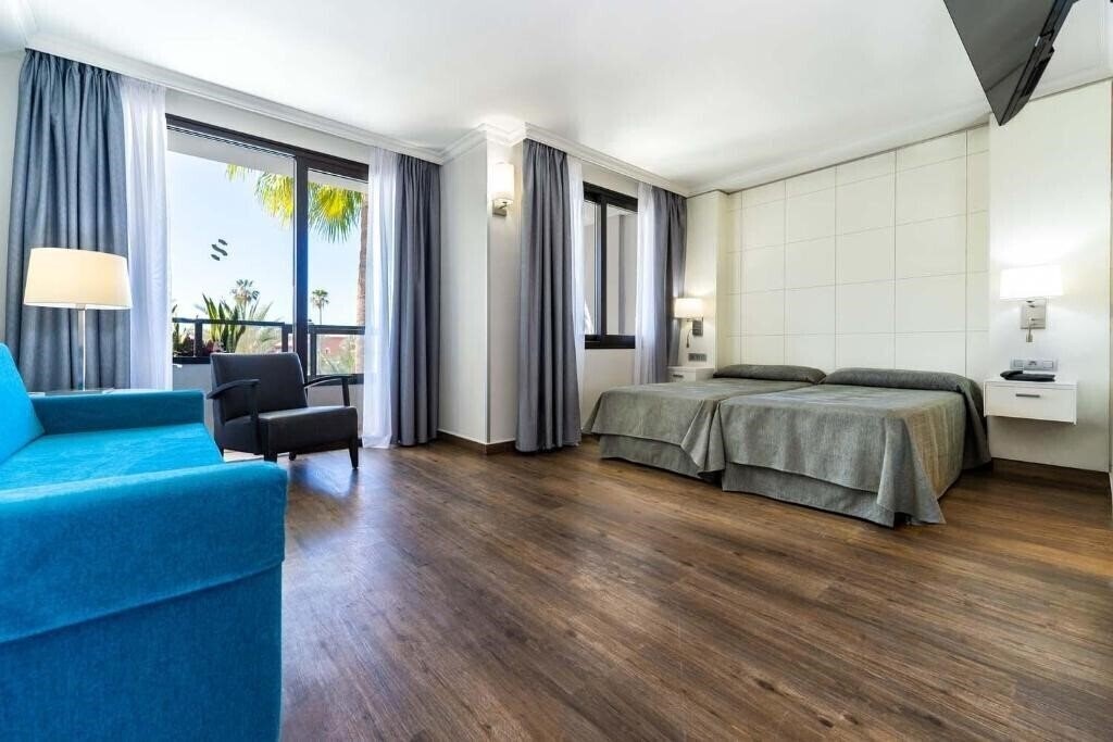 Zdjęcie Bitacora 4*