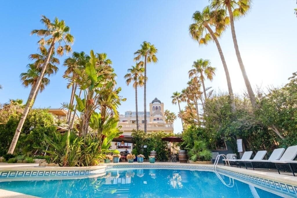 Hotel Ciutat Jardi 4*