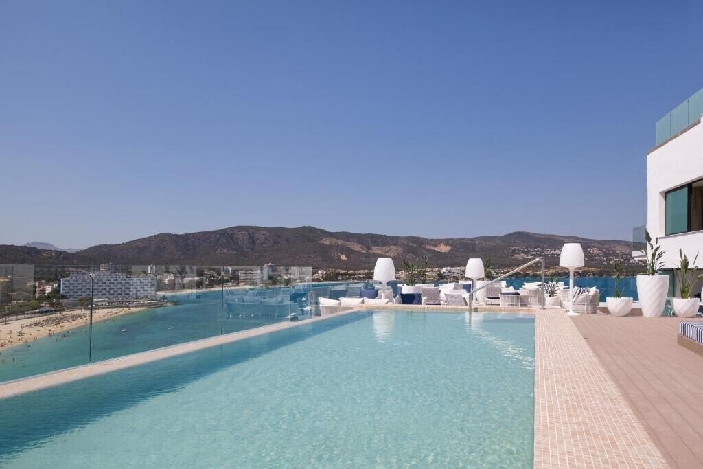 Готель Fergus Style Tobago 5*