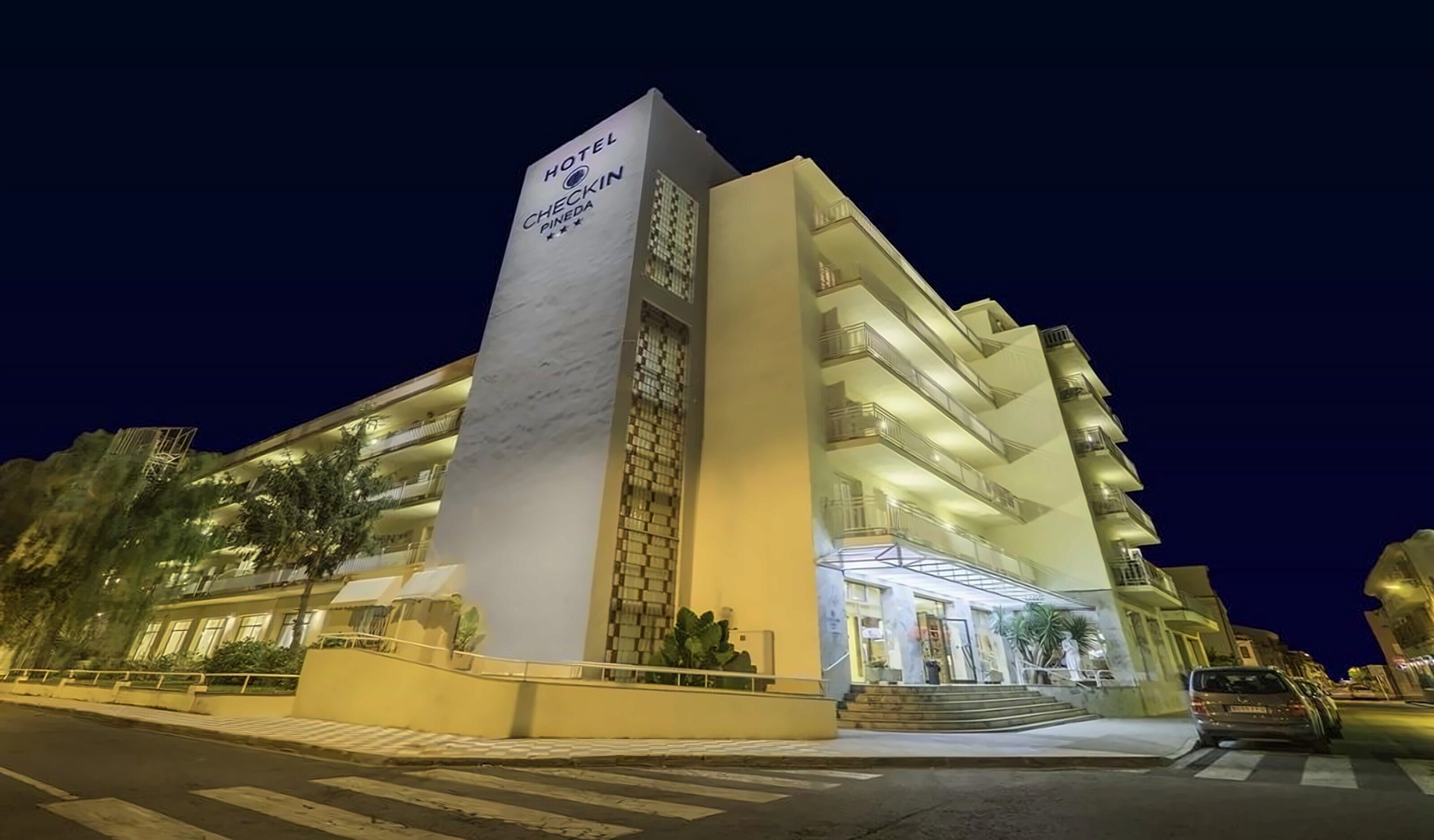 Hotel Checkin Pineda 3*