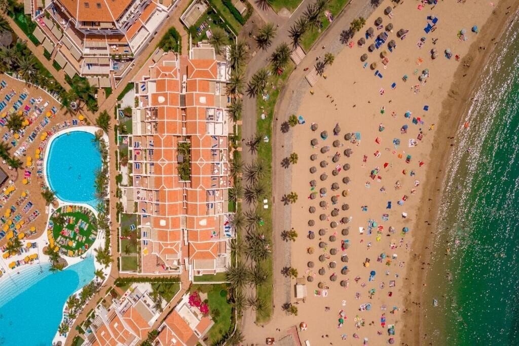 Отель Parque Santiago III 3*