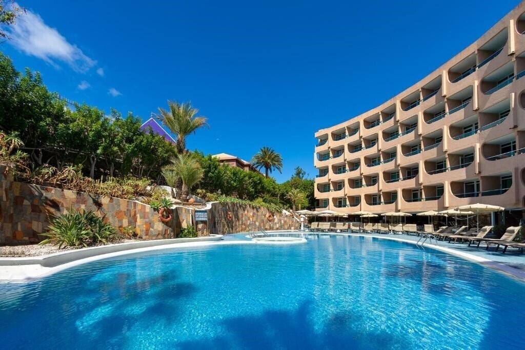 Готель Mur Apartamentos Buenos Aires 3*