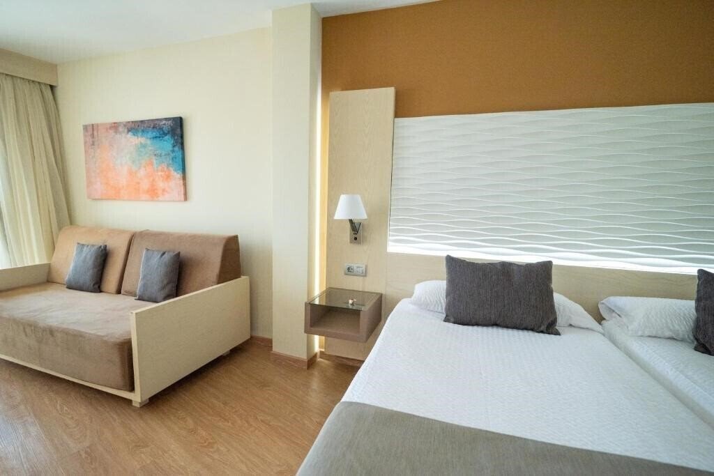 Zdjęcie Suites Nardos 4*
