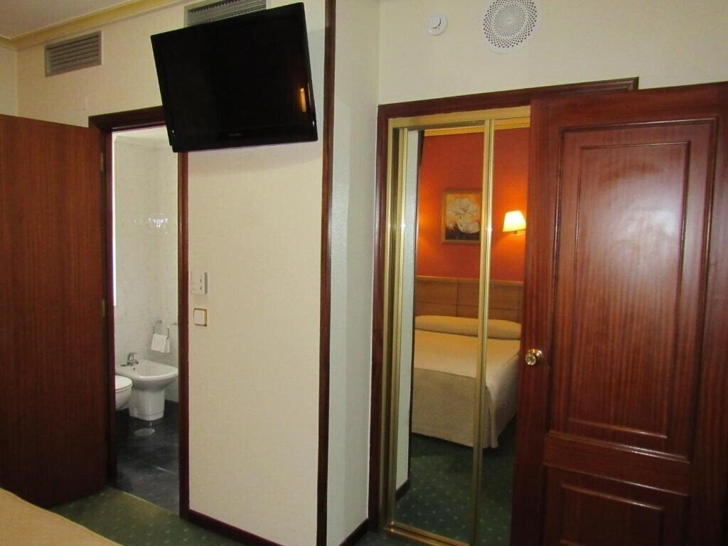 Zdjęcie Virgen Del Camino 3*